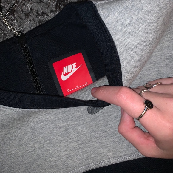 Nike Pullover - Picture 3 of 5